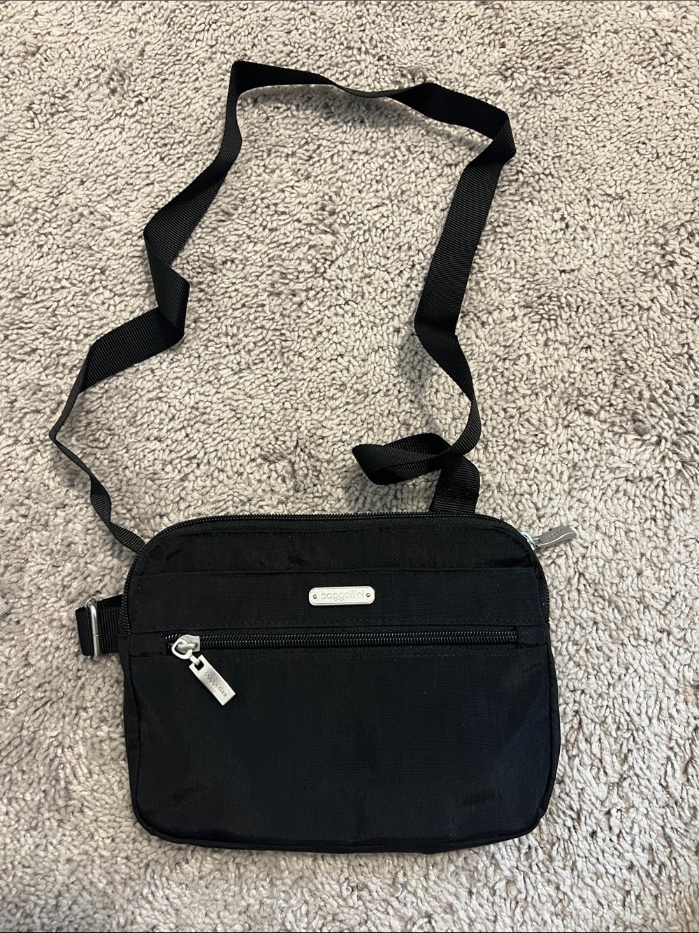 Baggallini Black Lightweight Crossbody Belt Bag